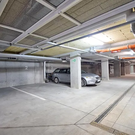 Apartment Bursztyn 1 Z Ogrodkiem I Garazem Kolobrzeg