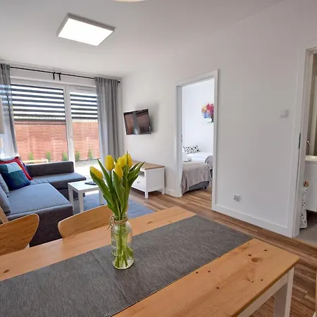 Bursztyn 1 Z Ogrodkiem I Garazem Apartment
