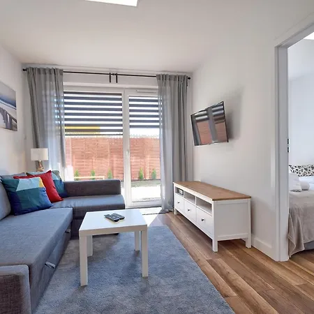 Bursztyn 1 Z Ogrodkiem I Garazem Apartment