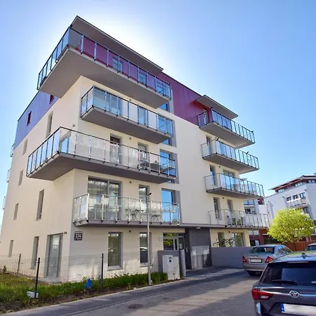 Apartment Bursztyn 1 Z Ogrodkiem I Garazem