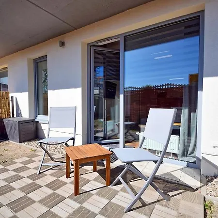 Apartment Bursztyn 1 Z Ogrodkiem I Garazem *