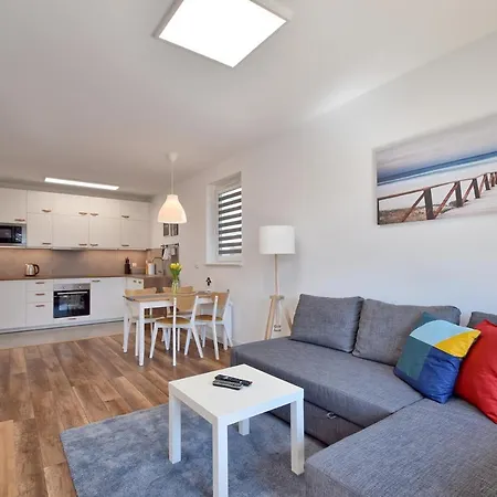 Bursztyn 1 Z Ogrodkiem I Garazem Daire *