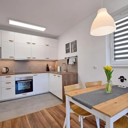 Bursztyn 1 Z Ogrodkiem I Garazem Daire Kolobrzeg