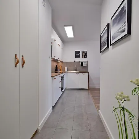 Bursztyn 1 Z Ogrodkiem I Garazem *